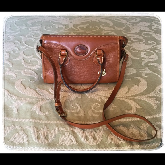 Dooney & Bourke Satchel/Crossbody. - Picture 2 of 8